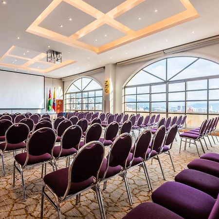 Hotel Dann Carlton Bucaramanga Exterior photo Meeting room