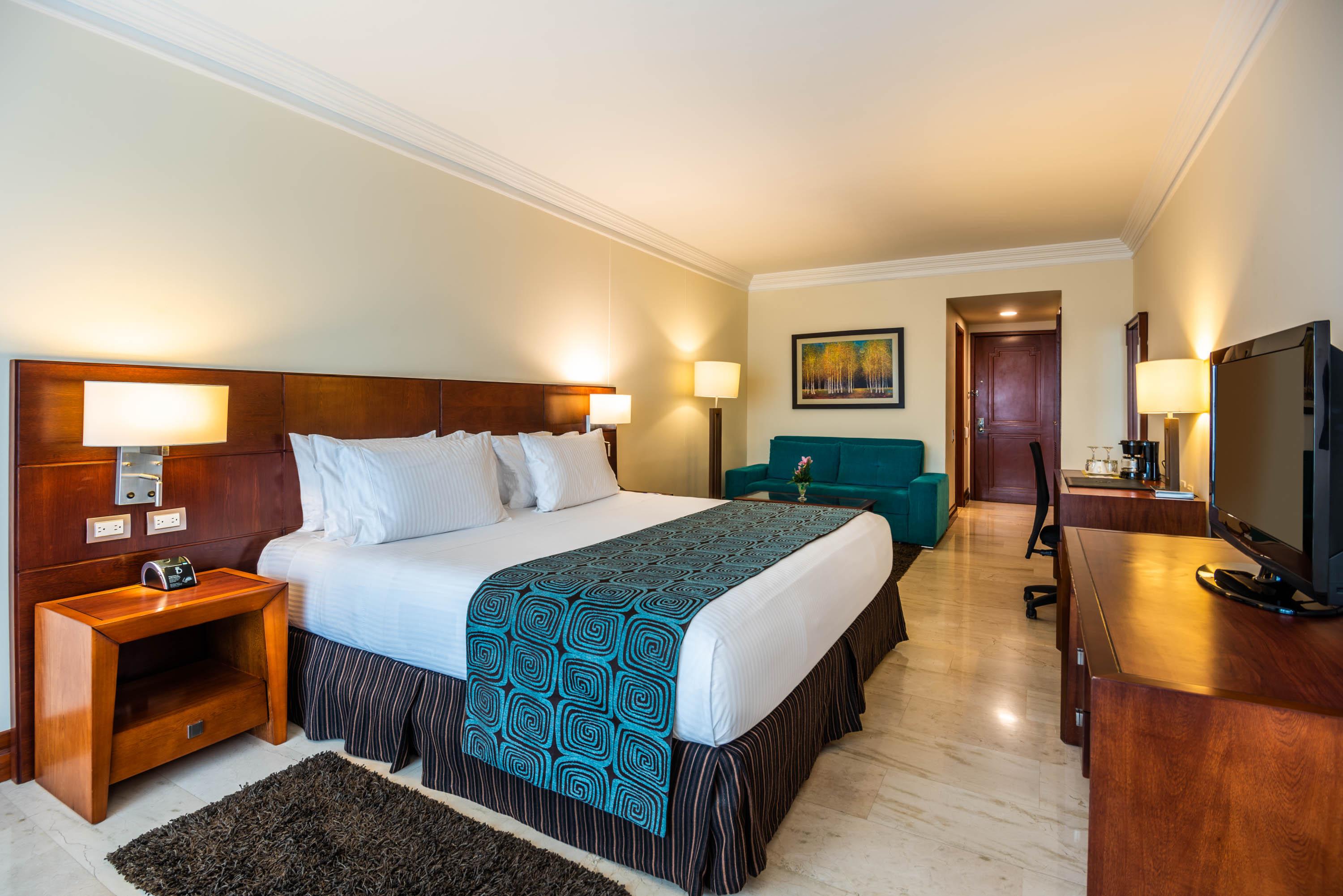 Hotel Dann Carlton Bucaramanga Exterior photo A room at the hotel