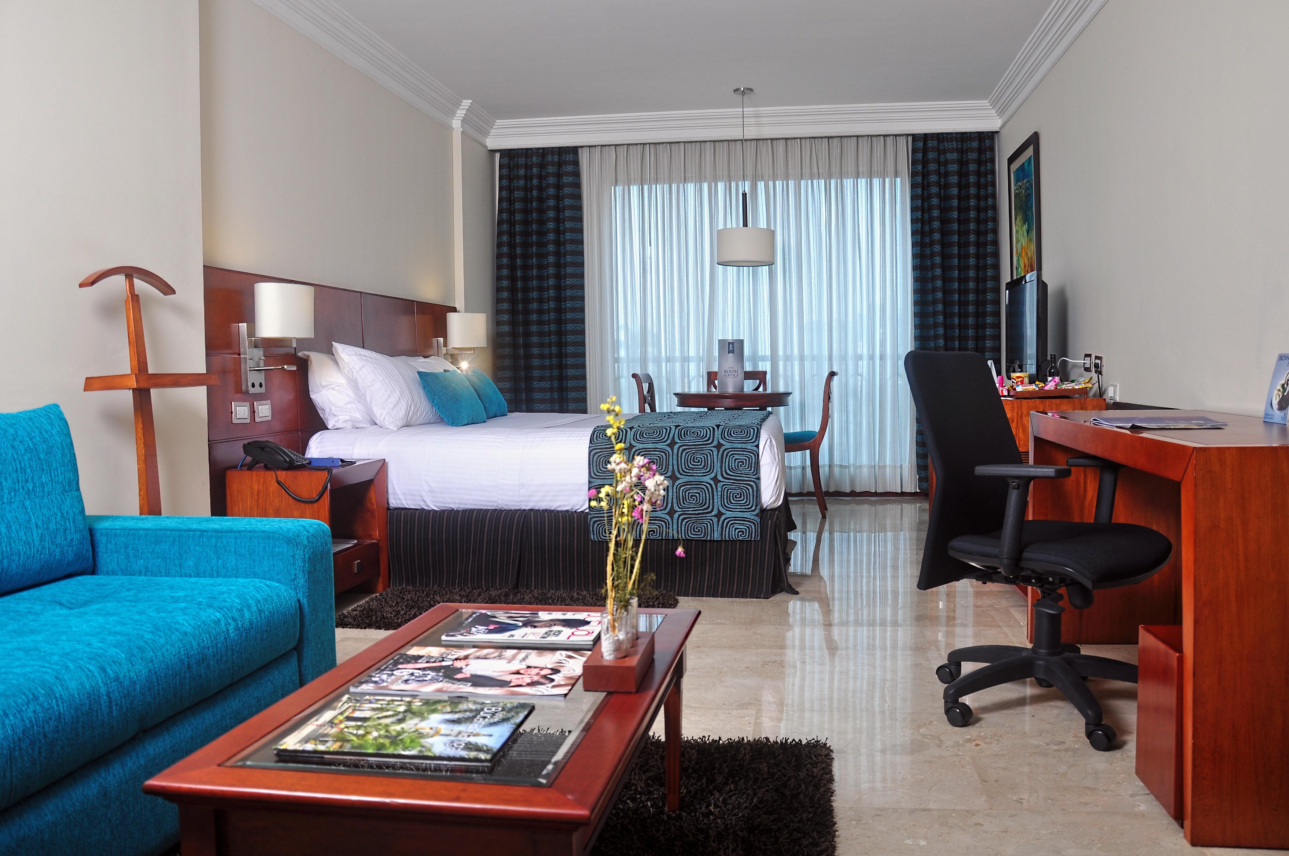 Hotel Dann Carlton Bucaramanga Exterior photo A room at the hotel