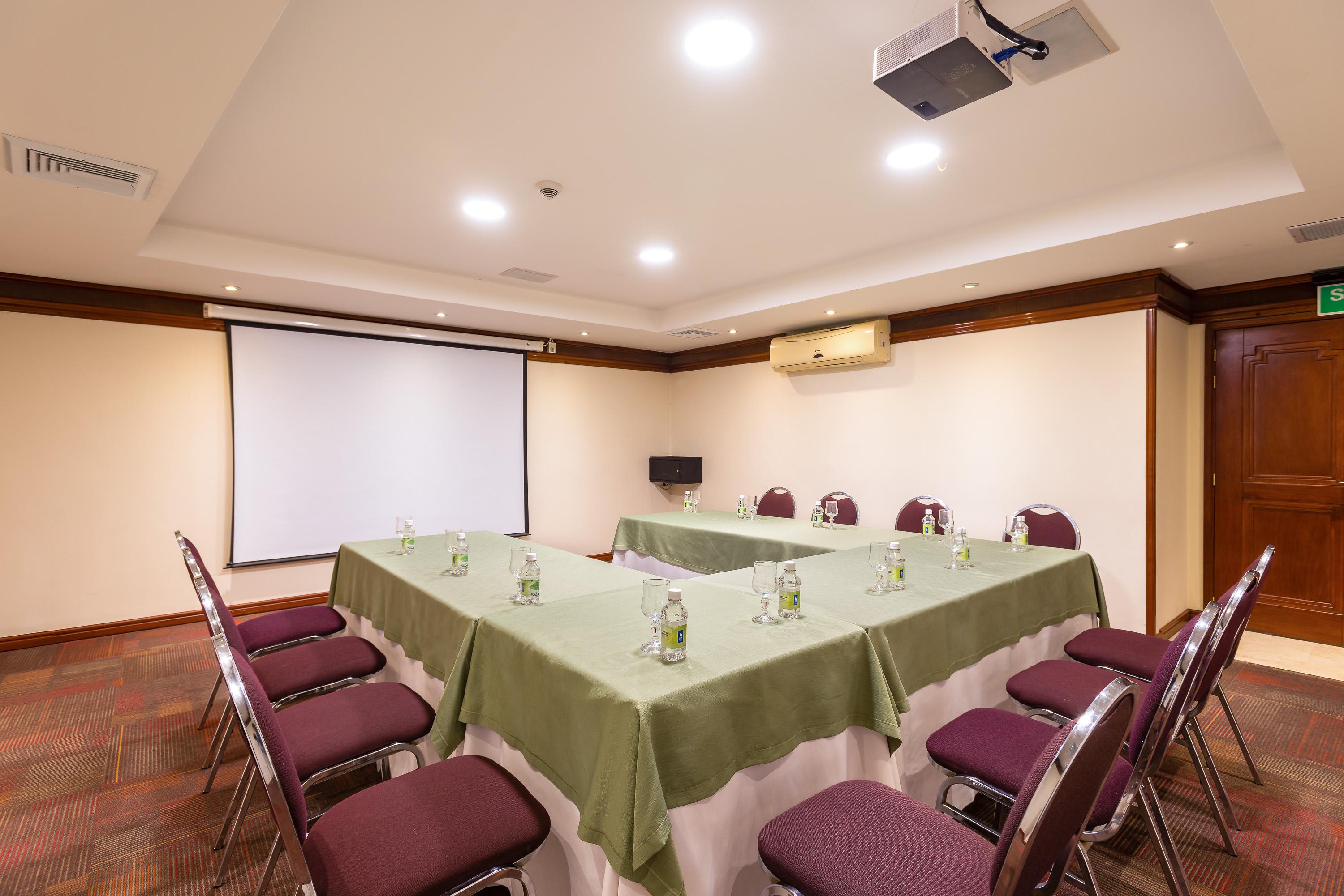 Hotel Dann Carlton Bucaramanga Exterior photo Meeting room