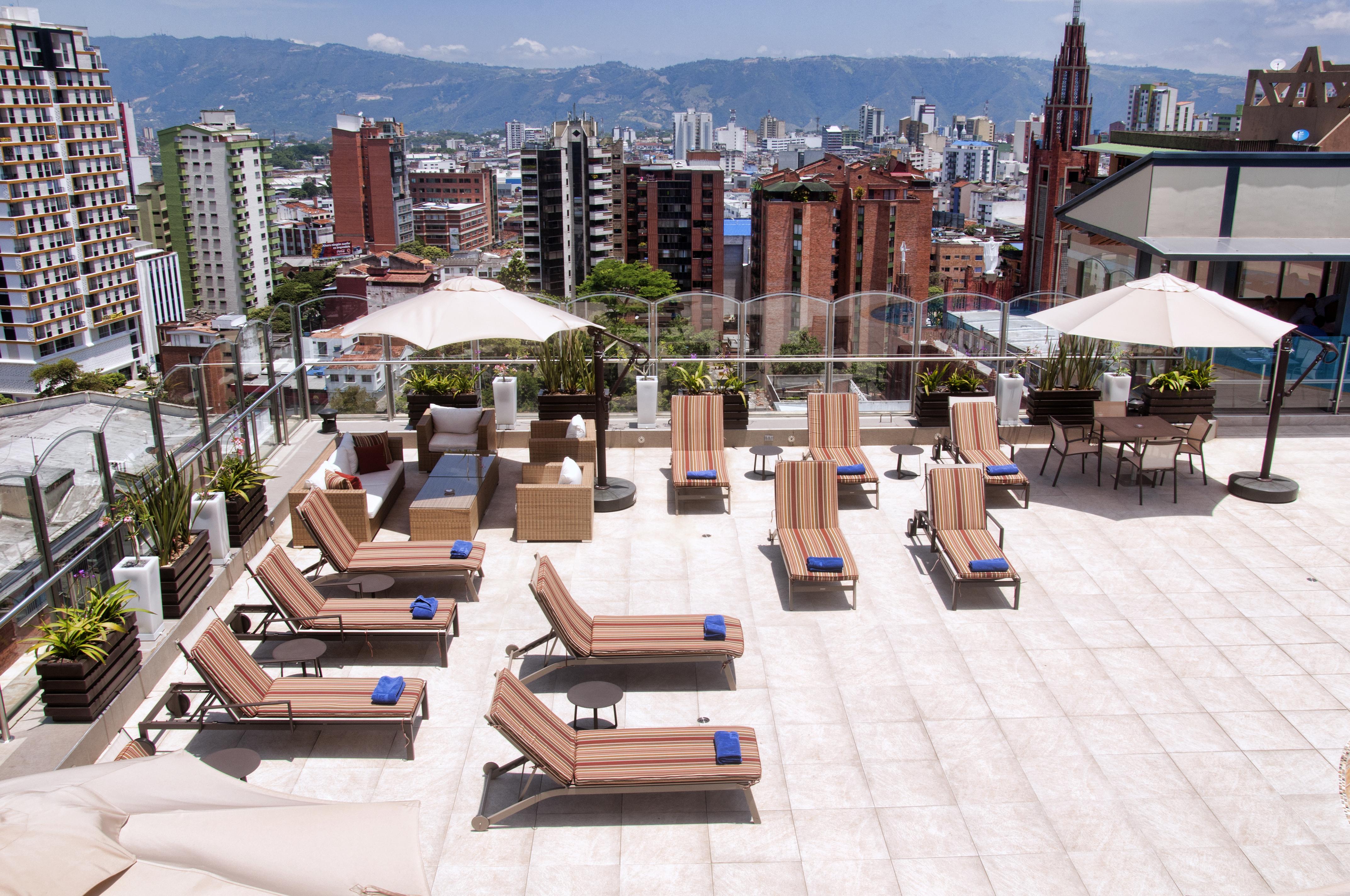 Hotel Dann Carlton Bucaramanga Exterior photo Rooftop pool at the Four Seasons Hotel Bogotá